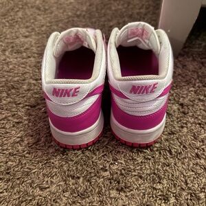 Nike Kids Sneakers in Pink and White